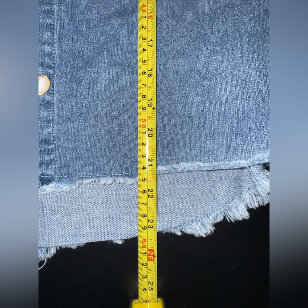 Democracy Ombré Denim Blue Top with cute Buttons size xs  EUC - Picture 11 of 11